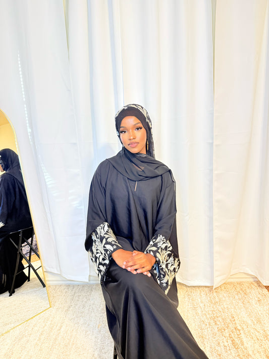Noorè Abaya